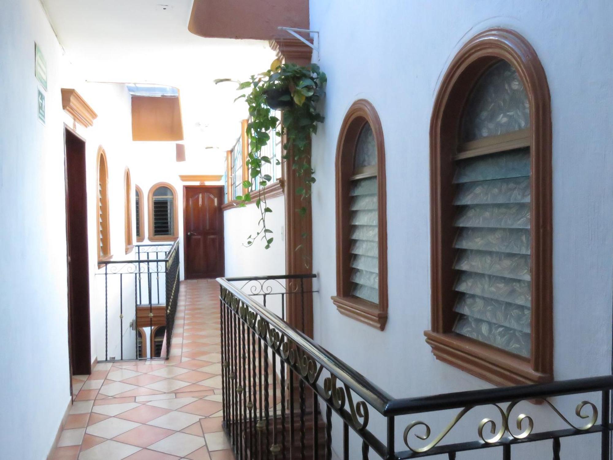 Hotel Girasoles 2*